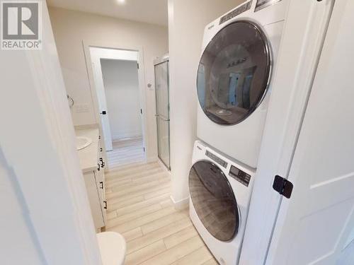 9-6730 Cranberry Street, Powell River, BC - Indoor Photo Showing Laundry Room