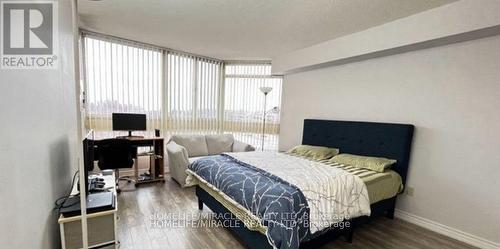 402 - 3233 Eglinton Avenue E, Toronto (Scarborough Village), ON - Indoor Photo Showing Bedroom