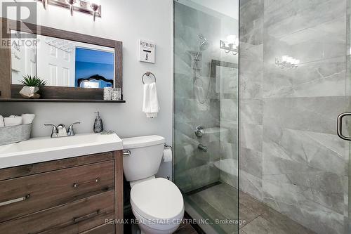 37 Foxtrot Drive, Hamilton (Stoney Creek Mountain), ON - Indoor Photo Showing Bathroom