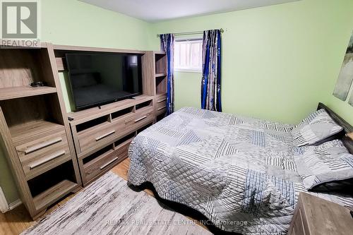 37 Foxtrot Drive, Hamilton, ON - Indoor Photo Showing Bedroom