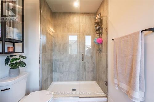 16 Raspberry Lane, Hamilton (Mount Hope), ON - Indoor Photo Showing Bathroom