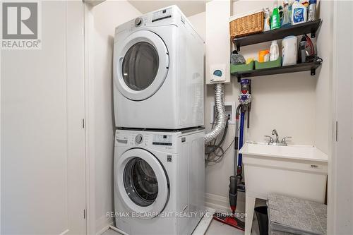 16 Raspberry Lane, Hamilton (Mount Hope), ON - Indoor Photo Showing Laundry Room