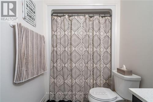 16 Raspberry Lane, Hamilton (Mount Hope), ON - Indoor Photo Showing Bathroom