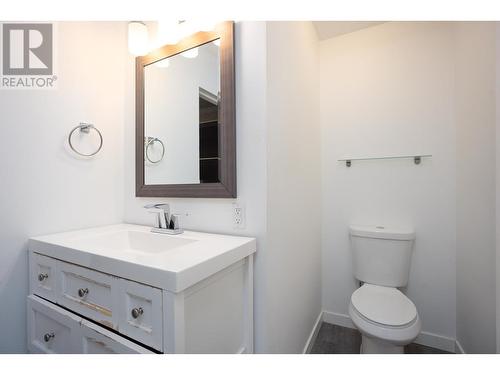 254 Terrace Drive, Kelowna, BC - Indoor Photo Showing Bathroom