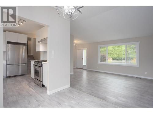 254 Terrace Drive, Kelowna, BC - Indoor Photo Showing Kitchen