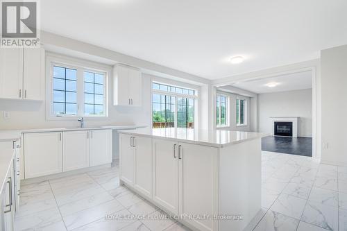 49 Sandhill Crescent, Adjala-Tosorontio (Colgan), ON - Indoor Photo Showing Kitchen