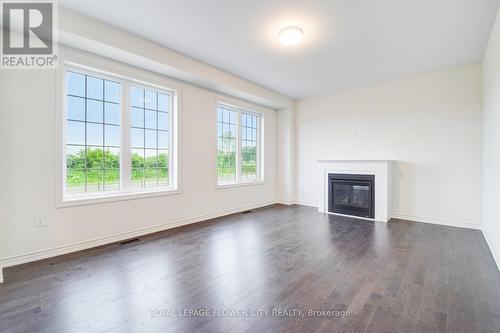 49 Sandhill Crescent, Adjala-Tosorontio (Colgan), ON - Indoor Photo Showing Living Room With Fireplace