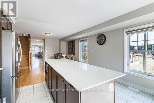 43 Finegan Circle, Brampton, ON - Indoor Photo Showing Kitchen