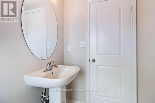 43 Finegan Circle, Brampton (Northwest Brampton), ON - Indoor Photo Showing Bathroom