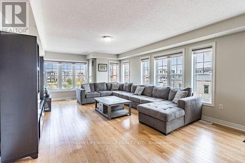 43 Finegan Circle, Brampton (Northwest Brampton), ON - Indoor Photo Showing Living Room