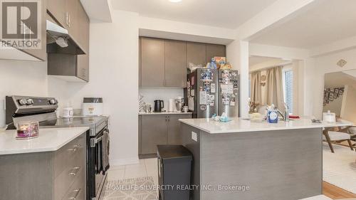 316 Bismark Drive, Cambridge, ON - Indoor Photo Showing Kitchen With Upgraded Kitchen