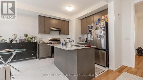 316 Bismark Drive, Cambridge, ON - Indoor Photo Showing Kitchen