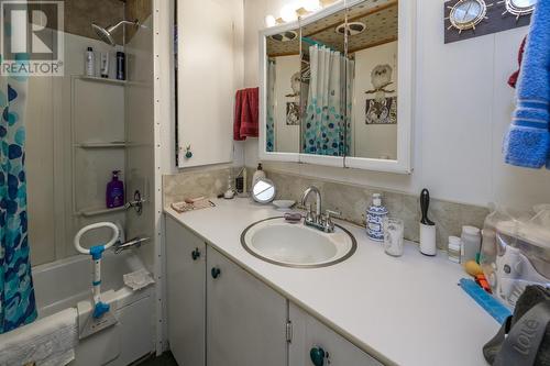 4755 Greenwood Street, Prince George, BC - Indoor Photo Showing Bathroom