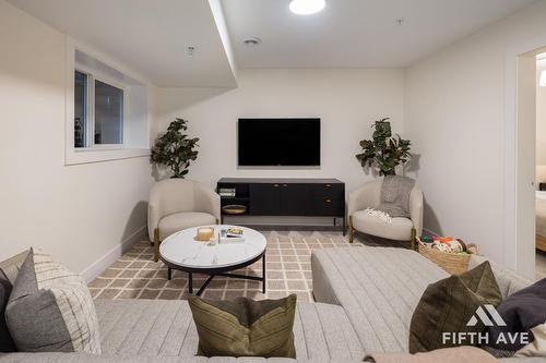 11 20680 76B Avenue, Langley, BC - Indoor Photo Showing Living Room