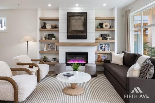 11 20680 76B Avenue, Langley, BC - Indoor Photo Showing Living Room With Fireplace