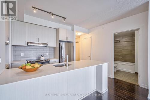 2307 - 2560 Eglinton Avenue W, Mississauga (Central Erin Mills), ON - Indoor Photo Showing Kitchen