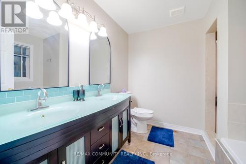 10 Shuttleworth Drive, Clarington (Courtice), ON - Indoor Photo Showing Bathroom