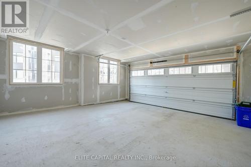 105 Yorkton Boulevard, Markham (Angus Glen), ON - Indoor Photo Showing Garage