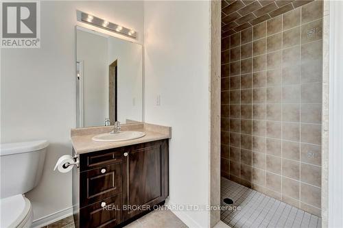 31 Hoodless Court, Brantford, ON - Indoor Photo Showing Bathroom