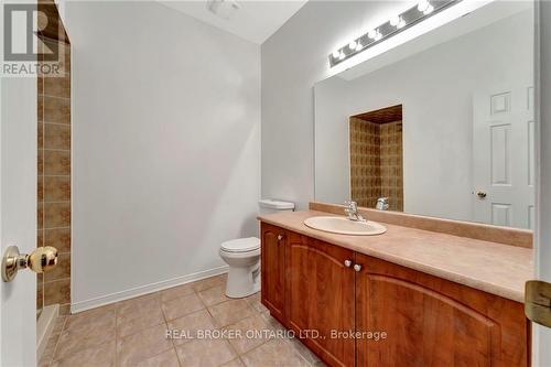 31 Hoodless Court, Brantford, ON - Indoor Photo Showing Bathroom