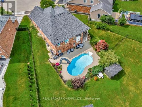 31 Hoodless Court, Brantford, ON - Outdoor With In Ground Pool