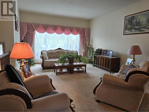 2936 Christopher Crescent, Prince George, BC - Indoor Photo Showing Living Room