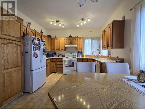 2936 Christopher Crescent, Prince George, BC - Indoor Photo Showing Kitchen