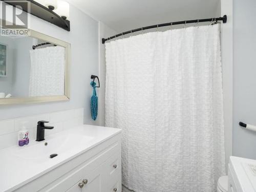 23-986 Range Road, Whitehorse, YT - Indoor Photo Showing Bathroom