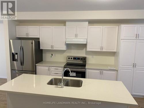 8 William Russell Lane, Richmond Hill, ON - Indoor Photo Showing Kitchen With Double Sink