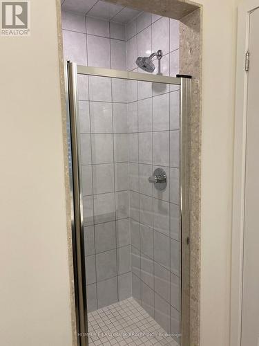 8 William Russell Lane, Richmond Hill, ON - Indoor Photo Showing Bathroom