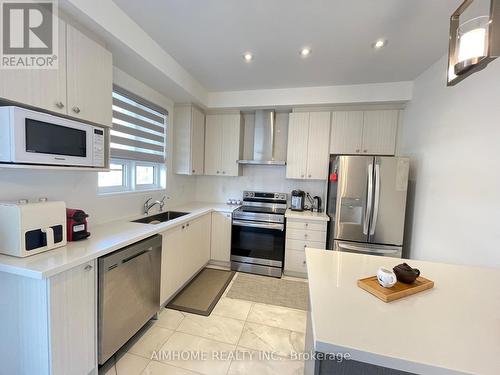 86 Massachusetts Lane S, Markham, ON - Indoor Photo Showing Kitchen