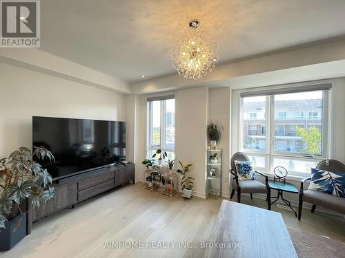 86 Massachusetts Lane S, Markham, ON - Indoor Photo Showing Living Room