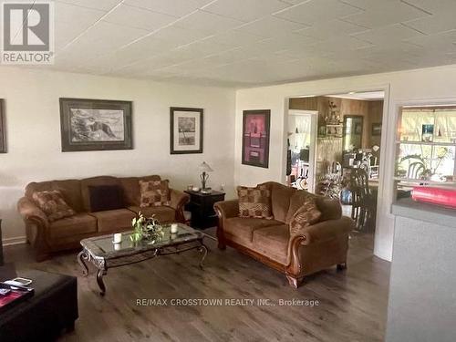 220 Main Street, Wasaga Beach, ON - Indoor Photo Showing Living Room