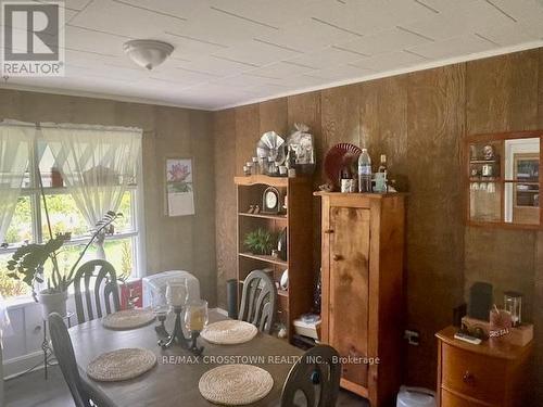 220 Main Street, Wasaga Beach, ON - Indoor Photo Showing Dining Room