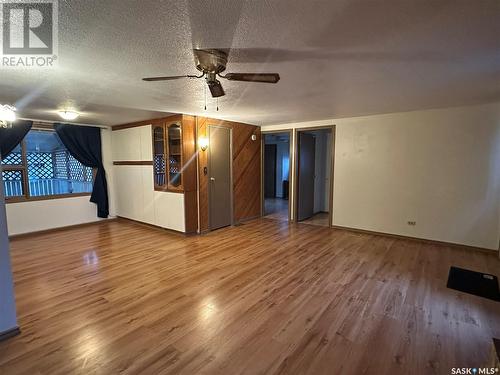 138 17Th Street, Weyburn, SK - Indoor Photo Showing Other Room