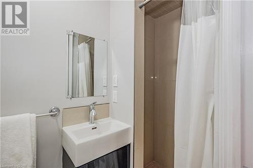 356 Stevenson Street N, Guelph, ON - Indoor Photo Showing Bathroom