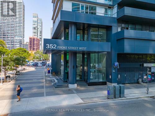 1920 - 352 Front Street W, Toronto (Waterfront Communities), ON - Outdoor With Balcony With Facade