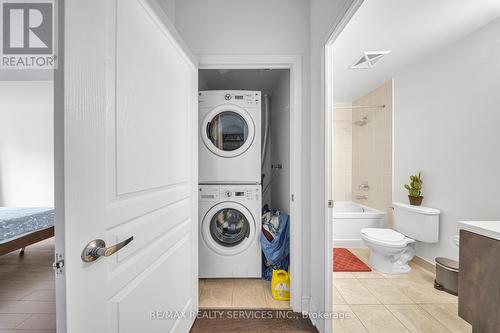 1920 - 352 Front Street W, Toronto (Waterfront Communities), ON - Indoor Photo Showing Laundry Room