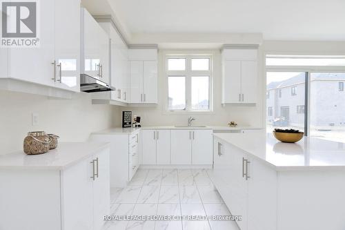 3 Bellflower Crescent, Adjala-Tosorontio (Colgan), ON - Indoor Photo Showing Kitchen