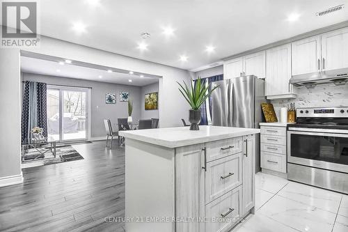 23 Hector Court, Brampton (Central Park), ON - Indoor Photo Showing Kitchen With Stainless Steel Kitchen With Upgraded Kitchen