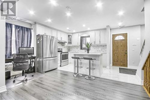 23 Hector Court, Brampton (Central Park), ON - Indoor Photo Showing Kitchen With Stainless Steel Kitchen With Upgraded Kitchen