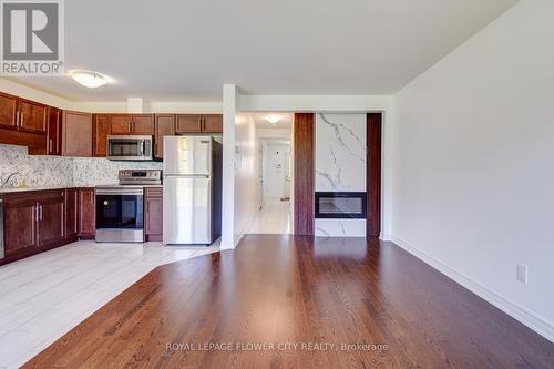 4364 Shuttleworth Drive, Niagara Falls, ON - Indoor Photo Showing Kitchen