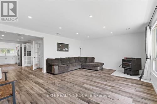 217 Norwood Road, Marmora And Lake, ON - Indoor Photo Showing Living Room