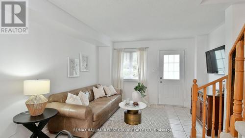 10 - 1775 Valley Farm Road, Pickering, ON - Indoor Photo Showing Living Room