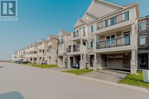 1907 Thames Circle, Milton (Bowes), ON - Outdoor With Balcony With Facade