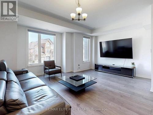 37 George Kirby Street, Vaughan, ON - Indoor Photo Showing Living Room