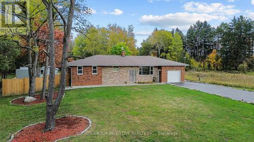 7941 10 Sideroad, Innisfil, ON - Outdoor