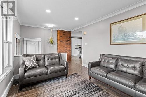 7941 10 Sideroad, Innisfil, ON - Indoor Photo Showing Living Room