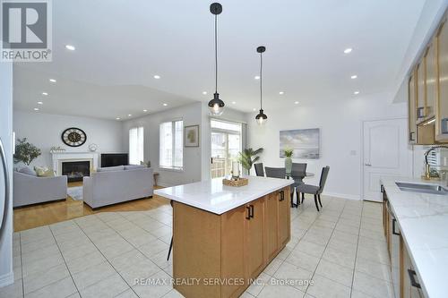 41 Reflection Road, Markham, ON - Indoor Photo Showing Kitchen With Upgraded Kitchen