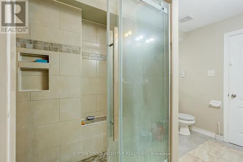 19 Brownwood Drive E, Barrie (Little Lake), ON - Indoor Photo Showing Bathroom